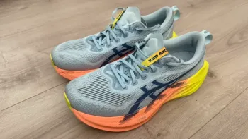 Asics Superblast 2 Paris Running Shoes d'occasion