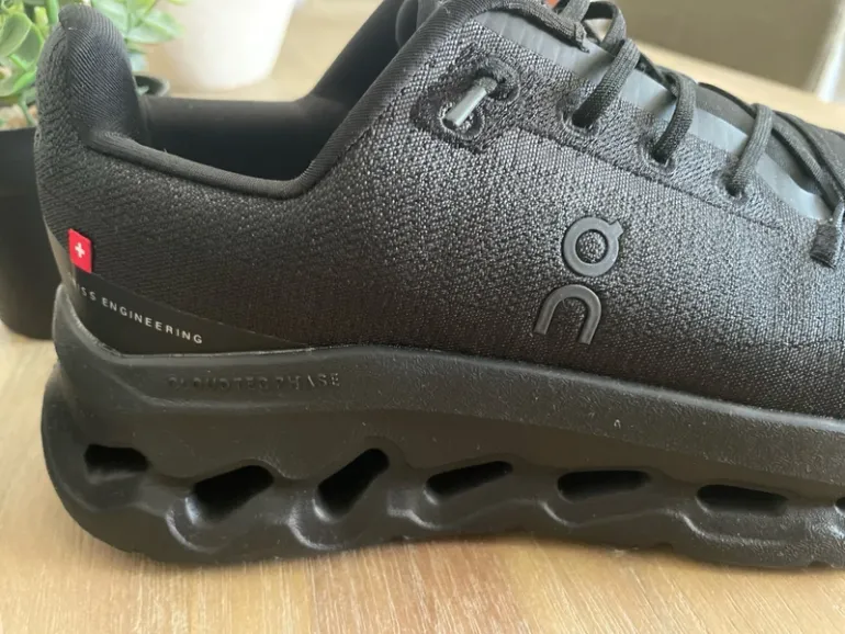 Used On Running shoes black 40 bike — image 3 of 5