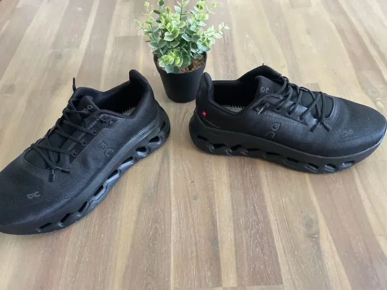 Used On Running shoes black 40 bike — image 2 of 5