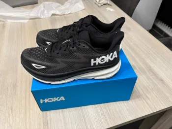 Used Hoka Clifton 9 Running Shoes