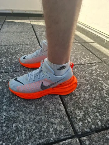 Käytetty Nike ZoomX Invincible Run 3 Running Shoes