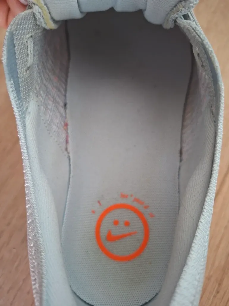 Used Nike ZoomX Invincible Run 3 bike — image 6 of 6