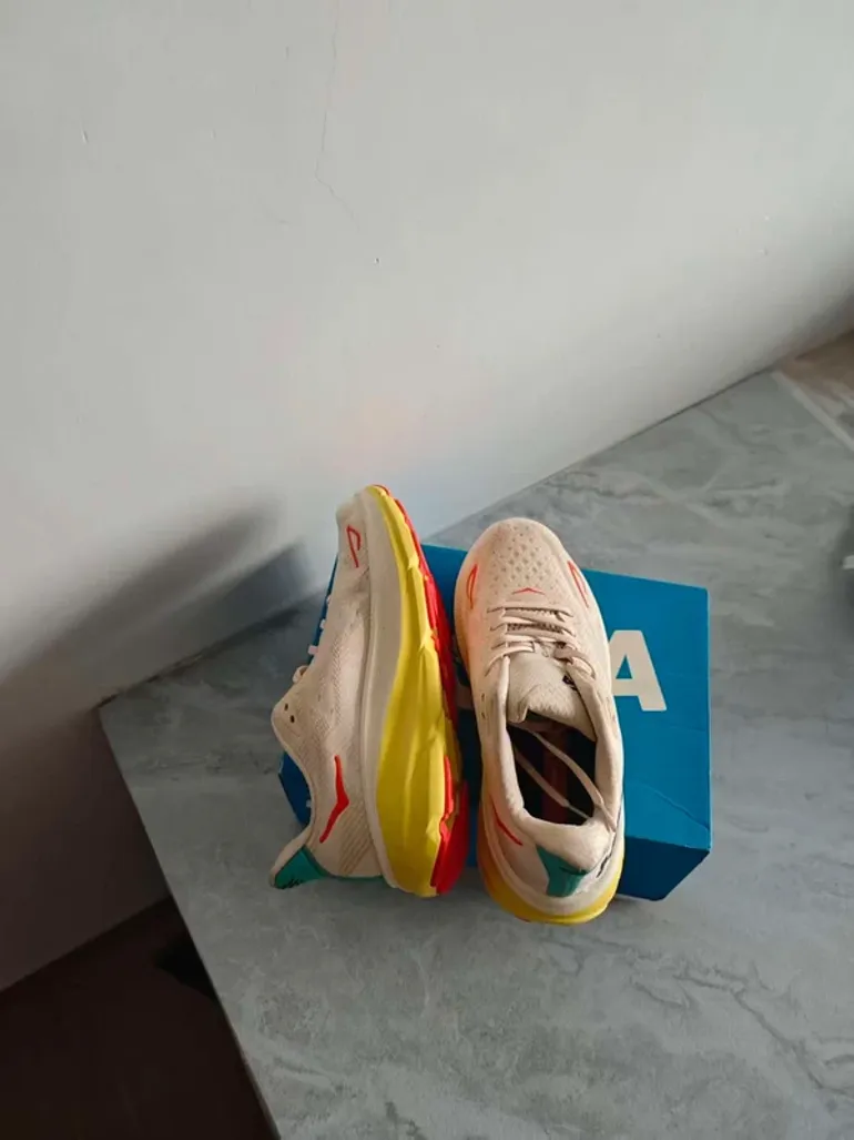 Used Hoka Clifton 9 bike — image 5 of 7