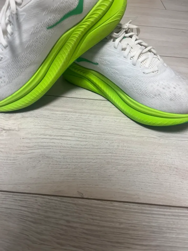 Used Hoka Running Shoes bike — image 5 of 7