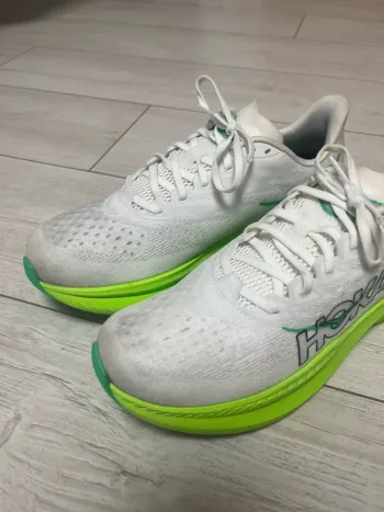 Used Hoka Running Shoes bike — image 3 of 7