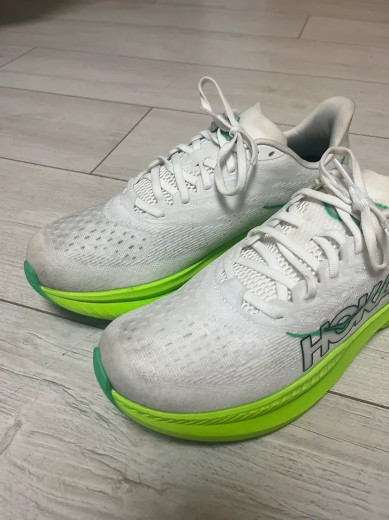Used Hoka Running Shoes bike — image 3 of 7