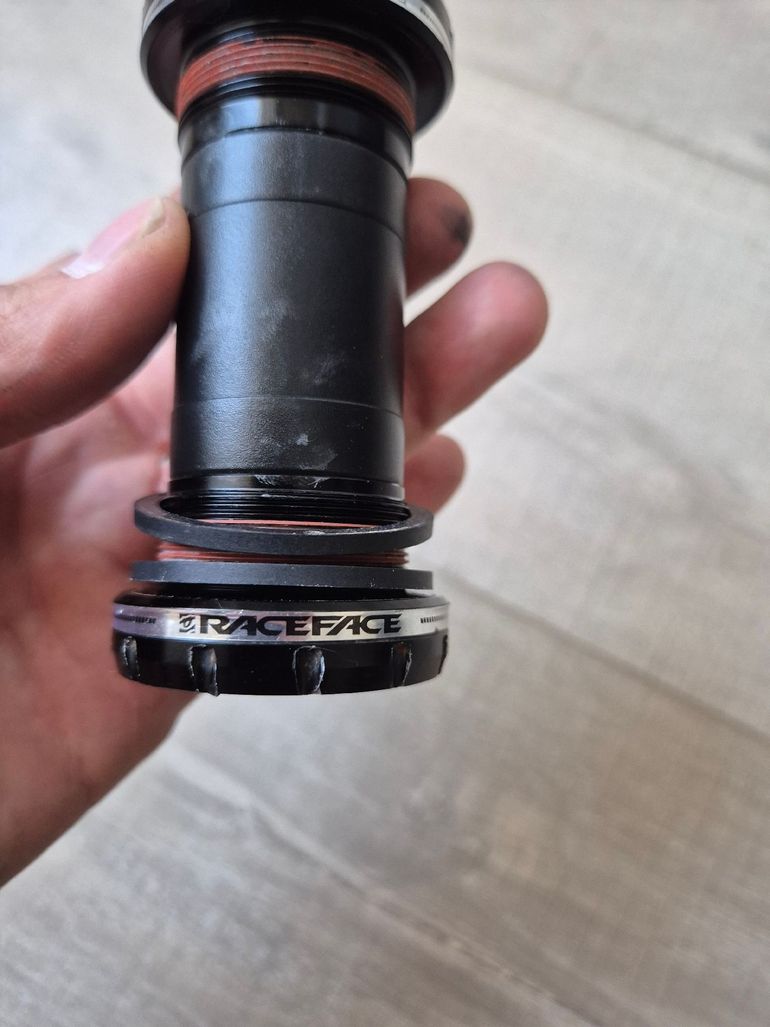 Použité Race Face Cinch BSA Bottom Bracket bike — obrázek 2 z 5