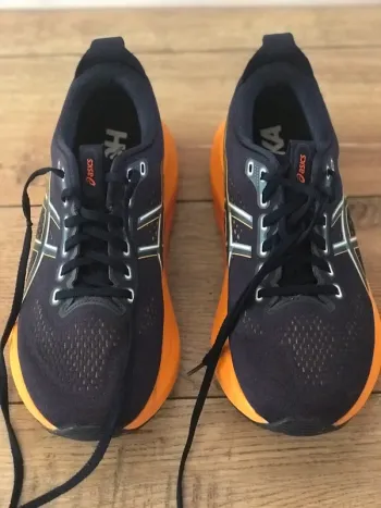 Used Asics Gel Kayano 32 Running Shoes