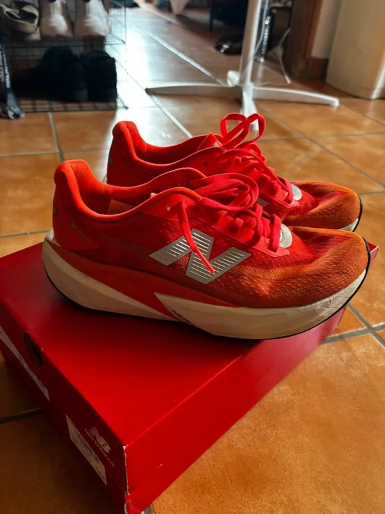 Used New Balance FuelCell Rebel bike — image 2 of 8