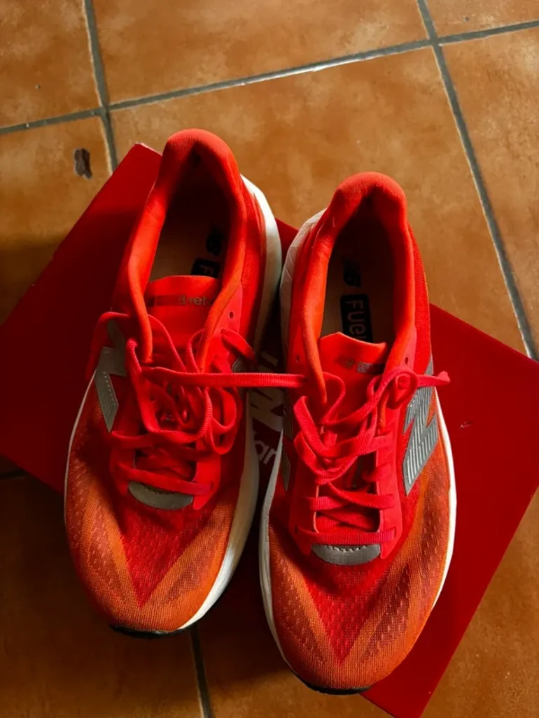 Used New Balance FuelCell Rebel bike — image 5 of 8