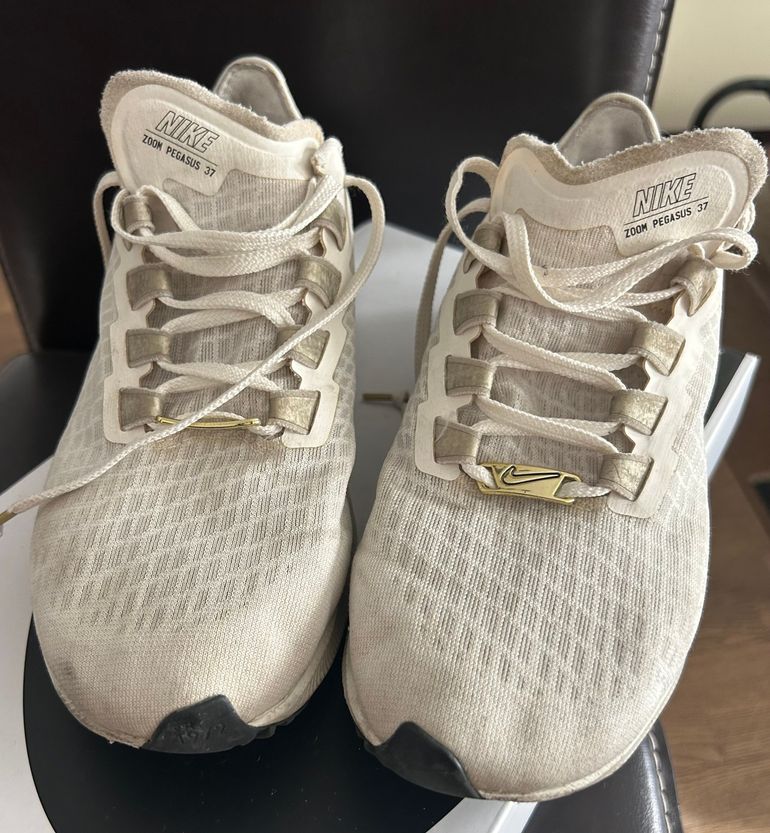 Used Nike Air Zoom Pegasus 37 bike — image 3 of 4
