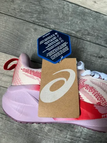Brugt Asics Novablast bike — billede 10 af 10