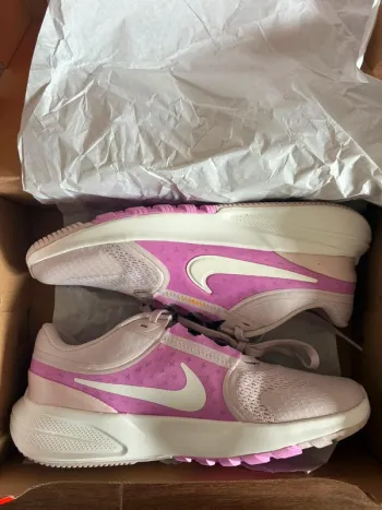 Used Rose Dynamic Fit Running Shoes