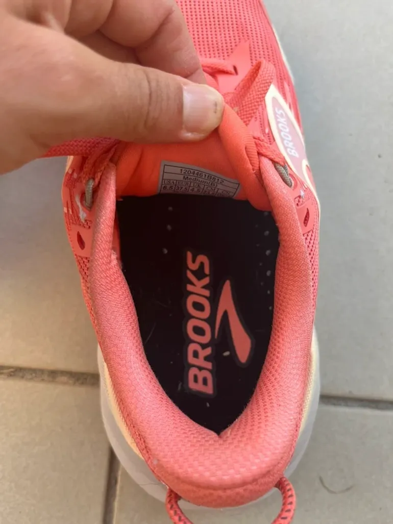 Used Brooks Cascadia 19 bike — image 5 of 6