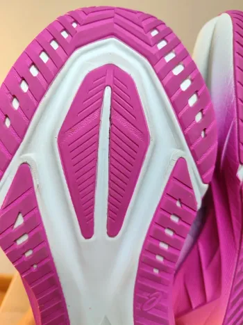 Asics Novablast 5 bike d'occasion — image 11 sur 12