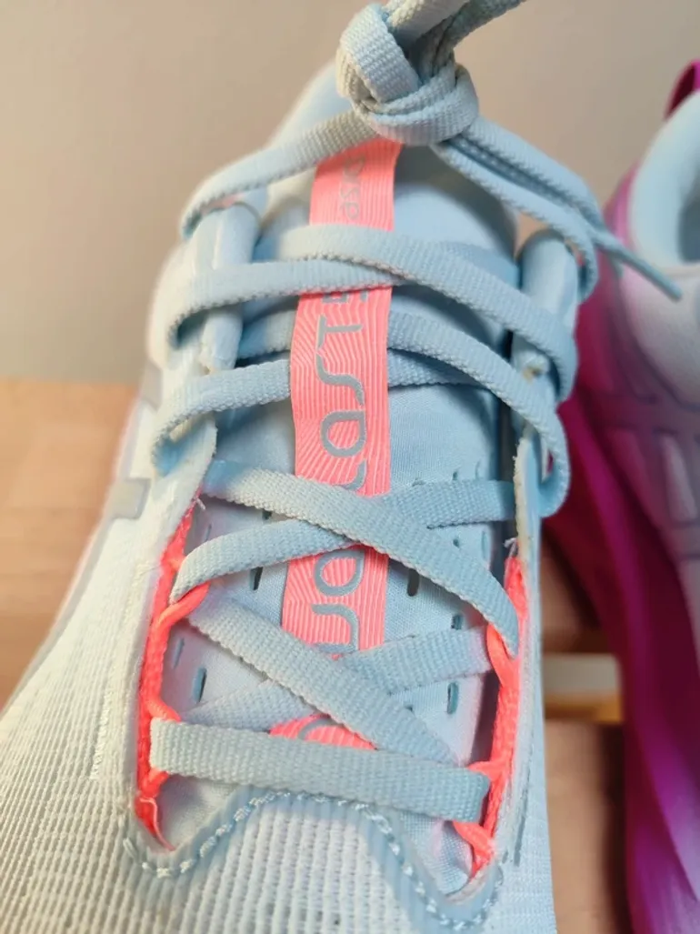 Asics Novablast 5 bike d'occasion — image 6 sur 12