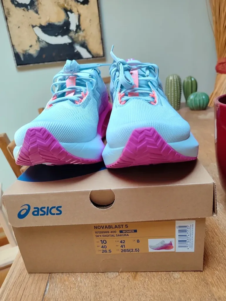 Asics Novablast 5 bike d'occasion — image 8 sur 12