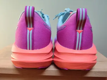 Asics Novablast 5 bike d'occasion — image 5 sur 12