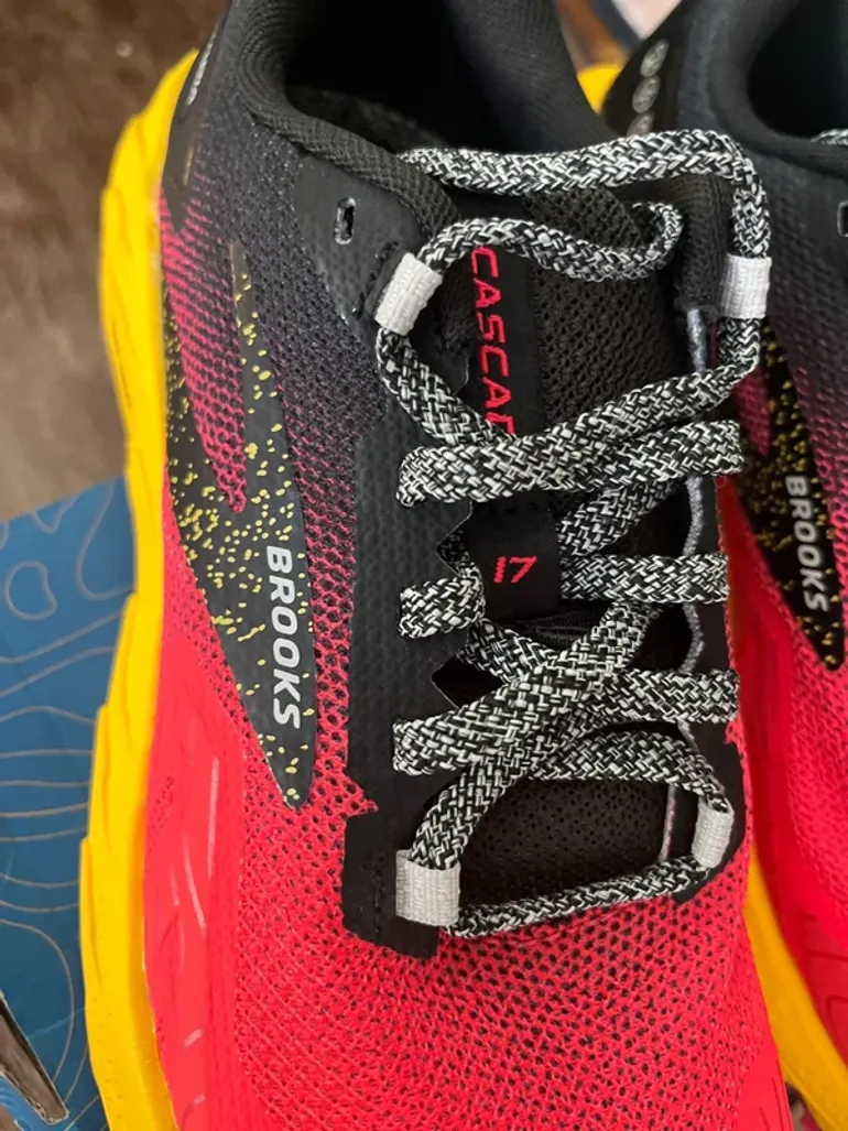 Used Brooks Cascadia 17 bike — image 4 of 6