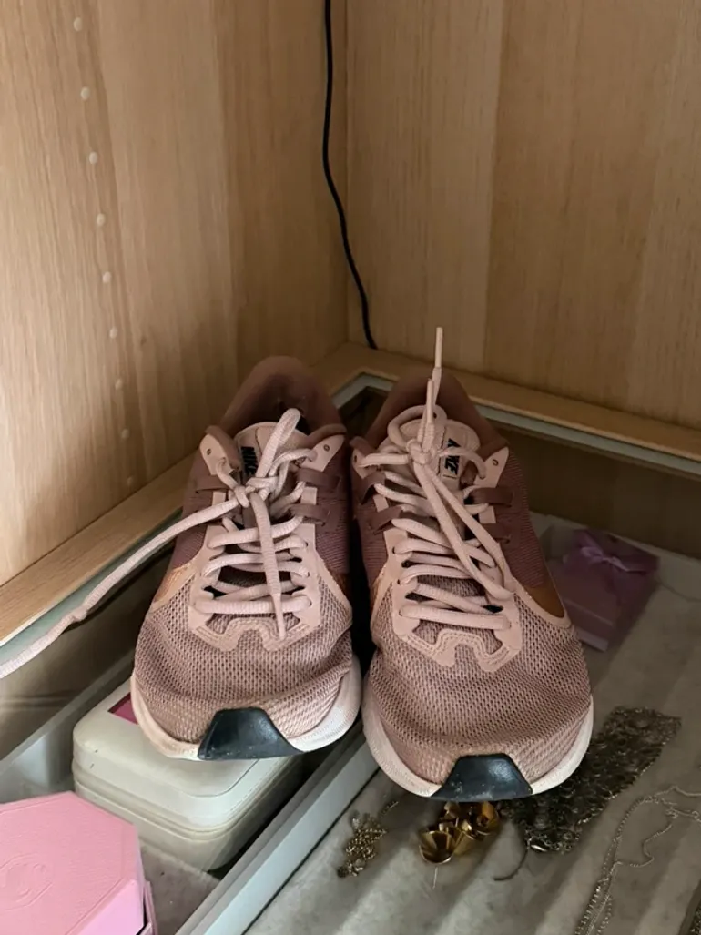 Used Rose Nike running shoes bike — image 3 of 4