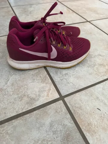 Brugt Nike Sneakers Running Shoes