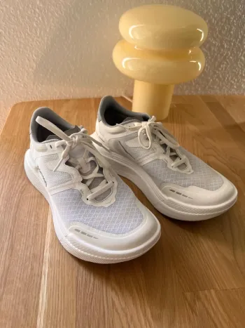 Tweedehands Hoka Transport X bike — afbeelding 4 van 11