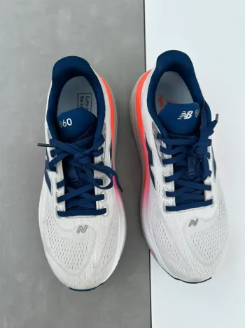 Used New Balance Foam 860v15 bike — image 3 of 4