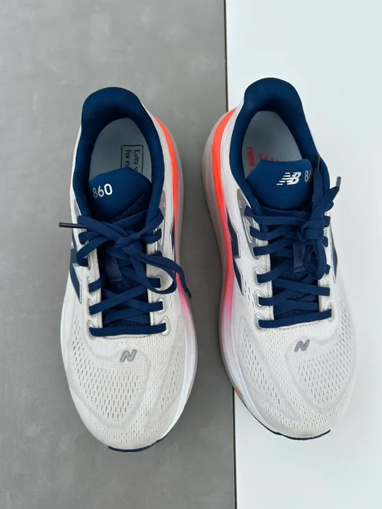Used New Balance Foam 860v15 bike — image 3 of 4