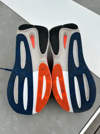 Used New Balance Foam 860v15 bike — image 4 of 4