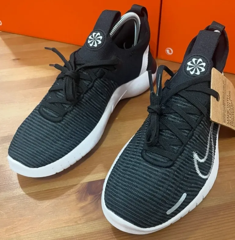 Used White Free Run Fly Knit Next Nature bike — image 2 of 7