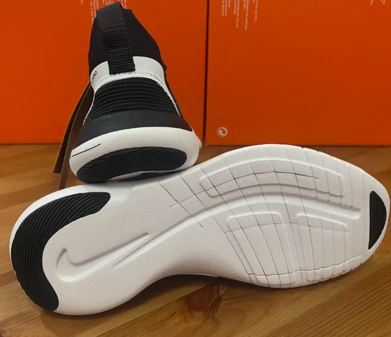 Used White Free Run Fly Knit Next Nature bike — image 4 of 7