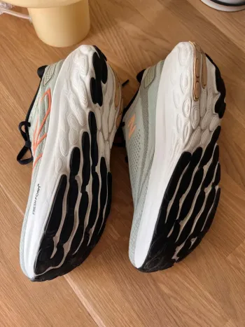 Used New Balance Fresh Foam 1080 bike — image 8 of 9