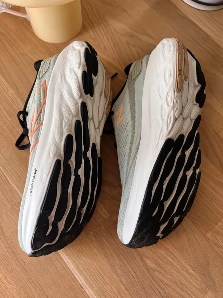 Used New Balance Fresh Foam 1080 bike — image 8 of 9