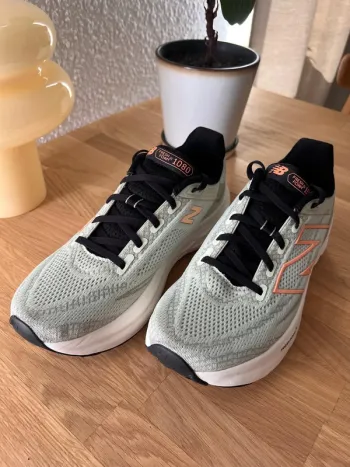Used New Balance Fresh Foam 1080 bike — image 6 of 9