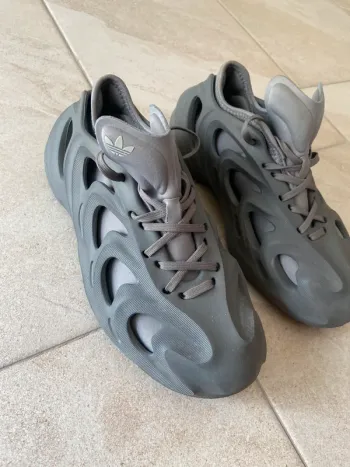 Adidas Scarpe Running Shoes d'occasion