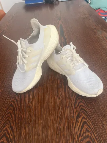 Adidas Ultraboost Running Shoes usato