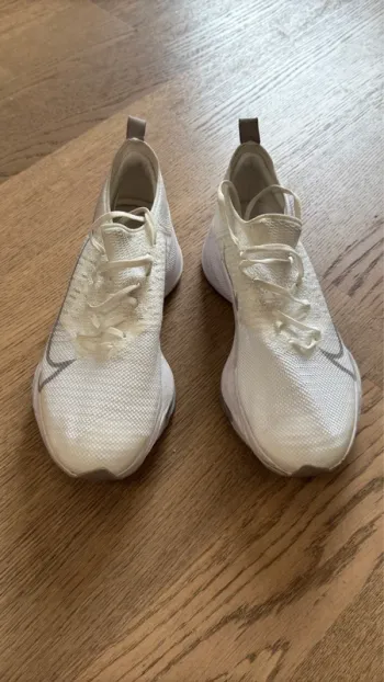 Used Element Air Zoom Tempo NEXT% Flyknit bike — image 2 of 14