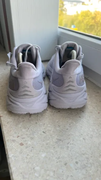 Used Hoka Clifton 8 bike — image 7 of 9