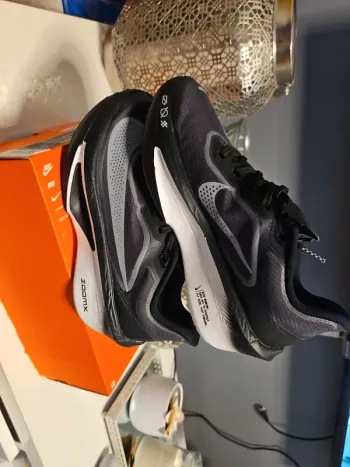 Käytetty Nike Zoom Fly Running Shoes