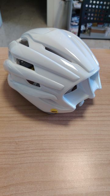 Used MET Trenta Mips 2026 bike — image 5 of 6