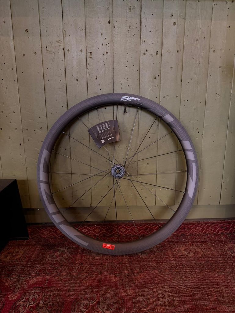 Brugt Zipp 303 SW Front Wheel 2026 bike — billede 2 af 2