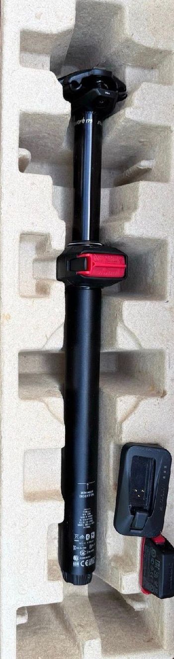 Käytetty RockShox Reverb AXS Dropper Post 2026 Saddles & Seatposts