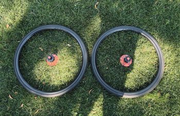 Bontrager Paradigm 23 TLR Disc Road Wheel 2026 Wheels d'occasion