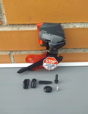 Tweedehands Sram Force AXS eTap electrónico. Drivetrain & Pedals
