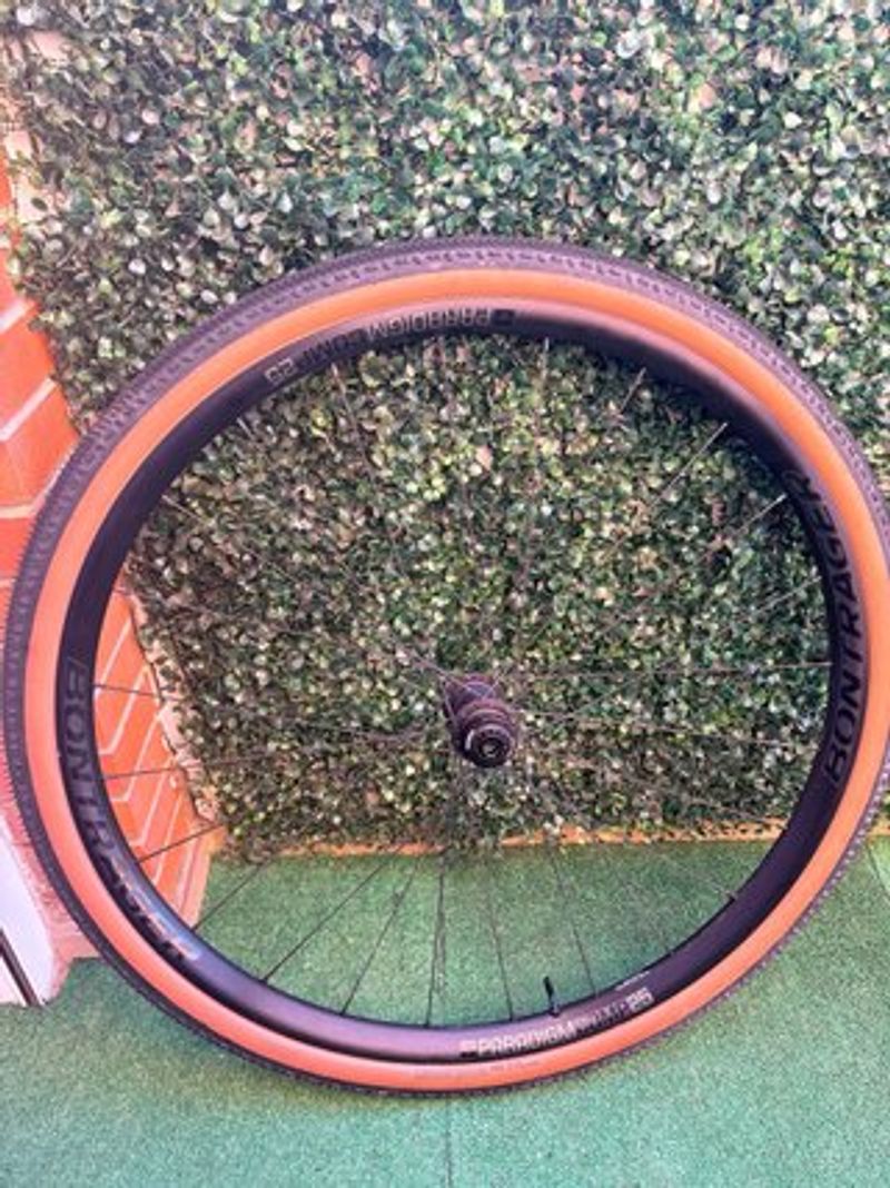 Used Bontrager Paradigm Comp 25 TLR 2026 Wheels