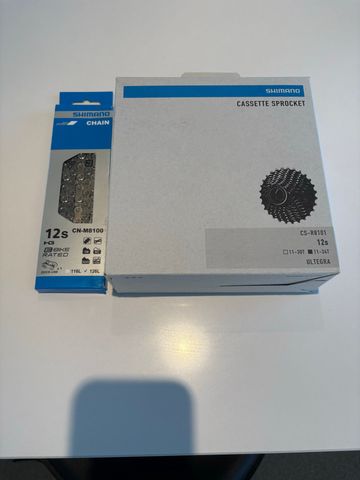 Tweedehands Shimano Ultegra CS-R8101 2026 Drivetrain & Pedals