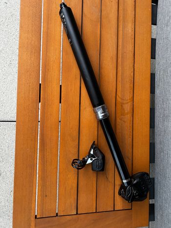 Käytetty RockShox Reverb AXS Dropper Post 2024 Saddles & Seatposts