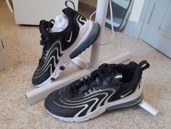 Nike Air Max 270 React Running Shoes d'occasion