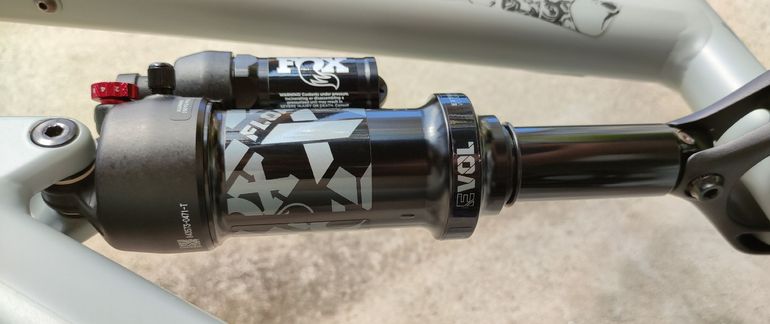 Used Fox FLOAT X Performance 2024 bike — image 4 of 6