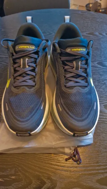Used Nike Vomero Plus Running Shoes